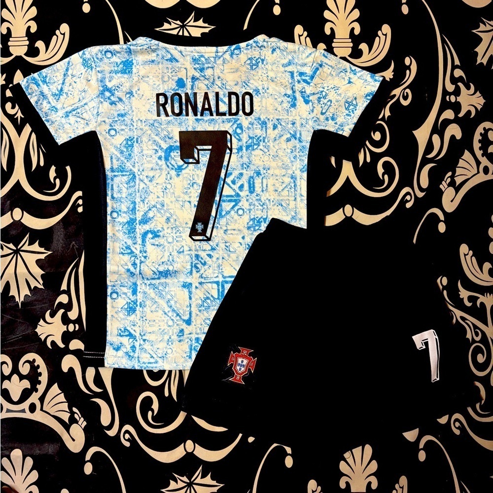 RONALDO KIDS BLUE SOCCER JERSEY - YOUTH SIZE 26 AGE 8-9 NEW WITH TAGS - Picture 2 of 5